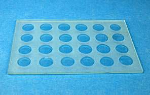 Tpfelplatten mit 24 Vertiefungen, ca. 140 x 85 cm, Durchmesser der Vertiefung 16 mm</p>Glass plates with 24 cavities</p> Laborbedarf,Mikroskopie,Frbung