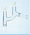 Destillieraufstze nach Claisen,  mit 2 Hlsen NS 14/23,  Kolben NS 14/23-29/32, Khler NS 14/23-29/32</p>Claisen heads, with 2 sockets  ST 14/23, flask-cone ST 14/23-29/32,  condenser-cone ST 14/23-29/32</p>Laborbedarf,Laborglas,NS-Bauteile,Destillieraufstze nach Claisen
