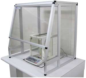 Tischwindschutz mit geneigter Frontplatte<br>Table windscreen with inclined front panel<br>Laborbedarf,Laborwaagen,Zubehr