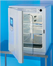 CO2-Brutschrank:CO2CELL 170 Standard Volumen:170 l  mit Glast�r</p><b>Sicherheitspaket zum Super-Aktionspreis</b> Luftmanteltemperierung  ohne Ventilation und HEPA-Filter f�r das CO2 eliminieren das Kontaminationsrisiko ,zus�tzlich mit kostenloser Hei�luftdekontamination BAA21140955 und extra Durchf�hrung BAA21140955</p>Super-Aktionsangebot bis 30.04.2012