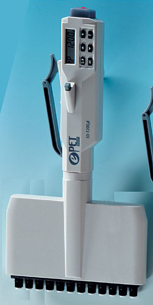 Biohit ePet, elektronische Pipette 12-Kanal von  0,2-10 �l bis 50-1200 �l mit Ladeadapter. Auslaufmodell.